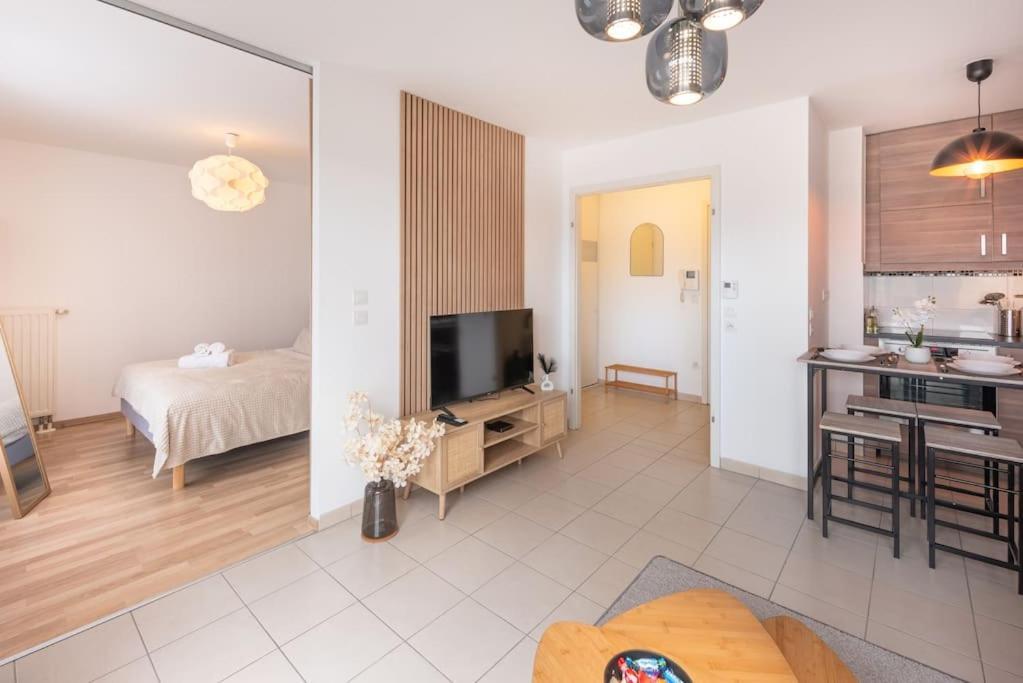 L'Excellence-8Min Aeroport-Terrasse-Parking Prive Apartment Lingolsheim Exterior photo